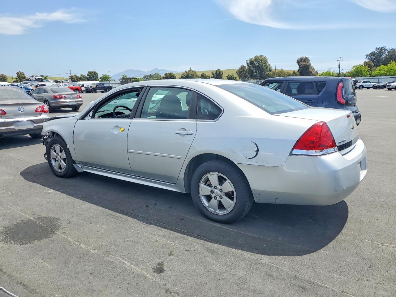 2011 Chevrolet Impala Ls - Фото 2
