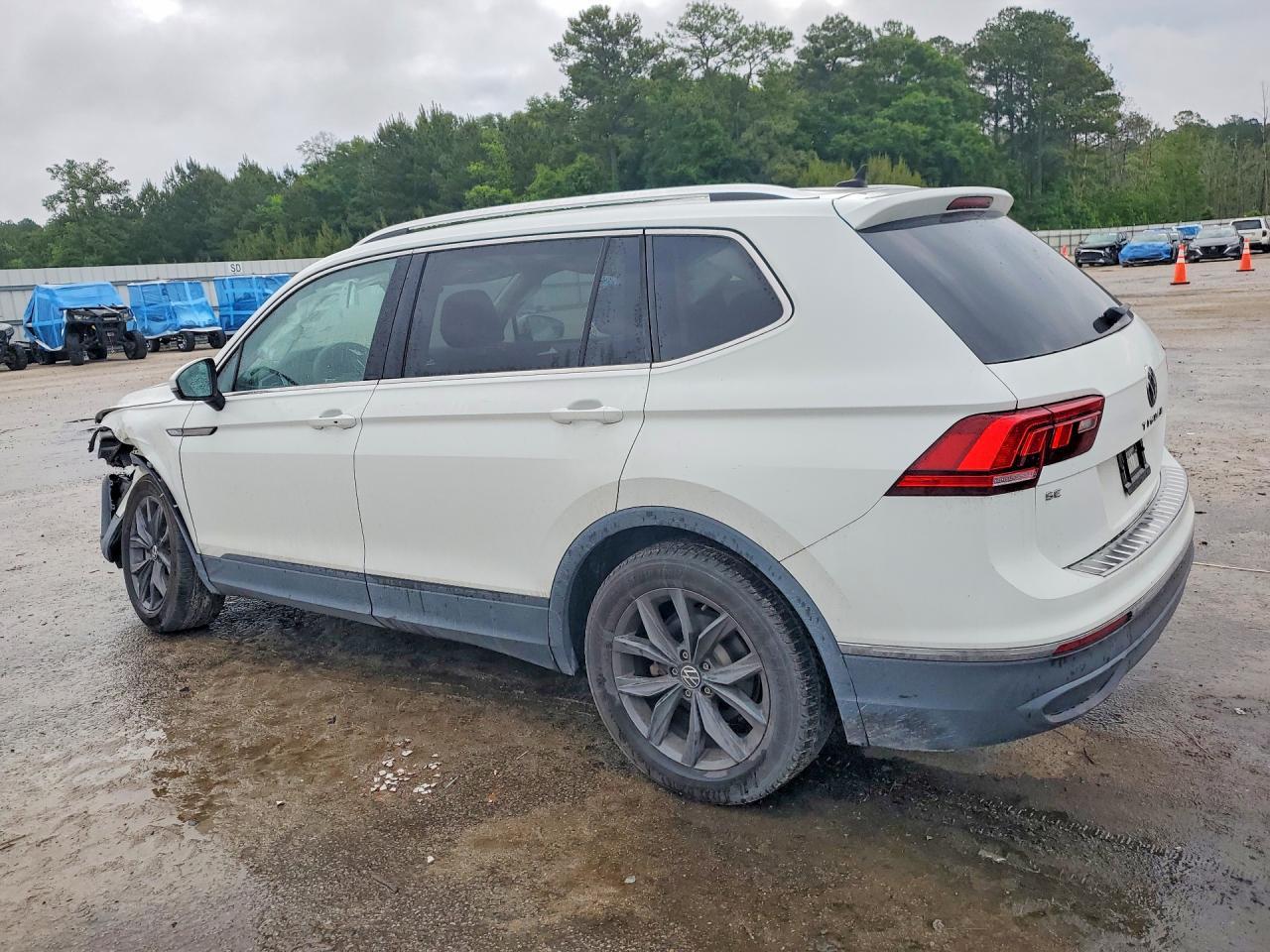 2022 Volkswagen Tiguan Se - Image 2