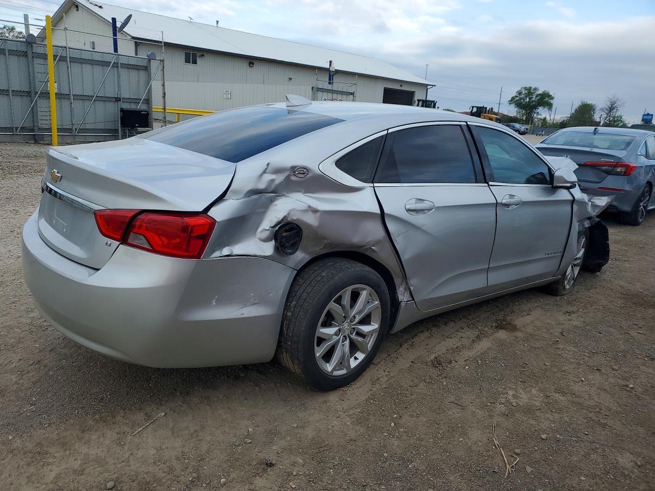 2017 Chevrolet Impala Lt - Фото 3