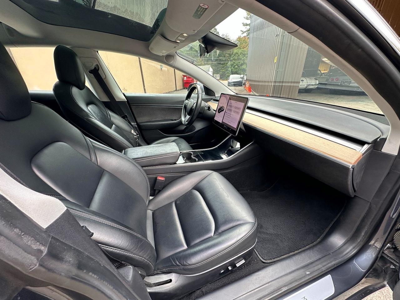 2018 Tesla Model 3 - Фото 5