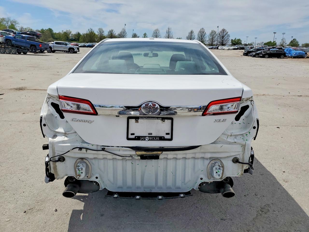 2014 Toyota Camry Xle V6 - Фото 6