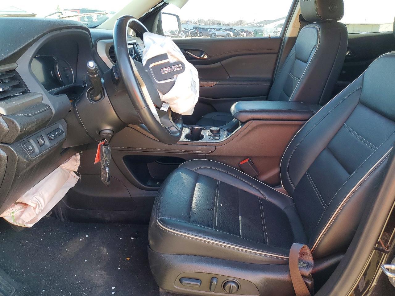 2022 GMC Acadia Denali - Image 7