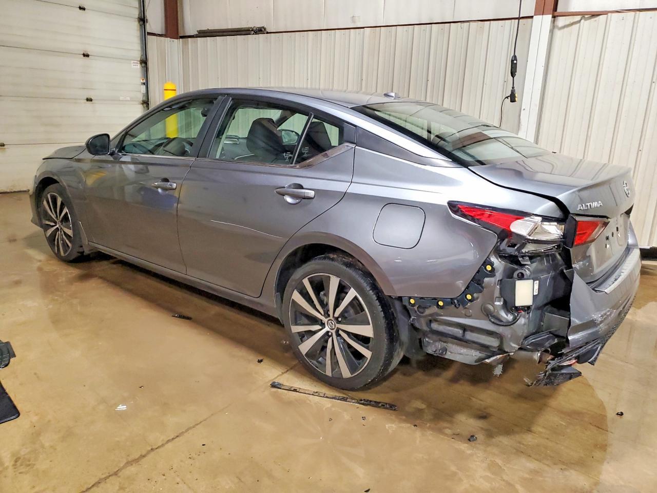 2019 Nissan Altima Sr - Фото 2