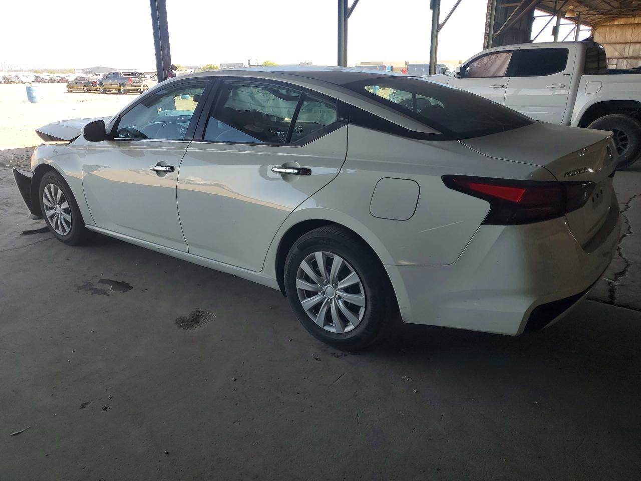 2021 Nissan Altima S - Фото 2