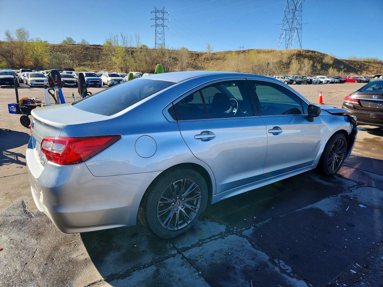 2015 Subaru Legacy 2.5I - Фото 3