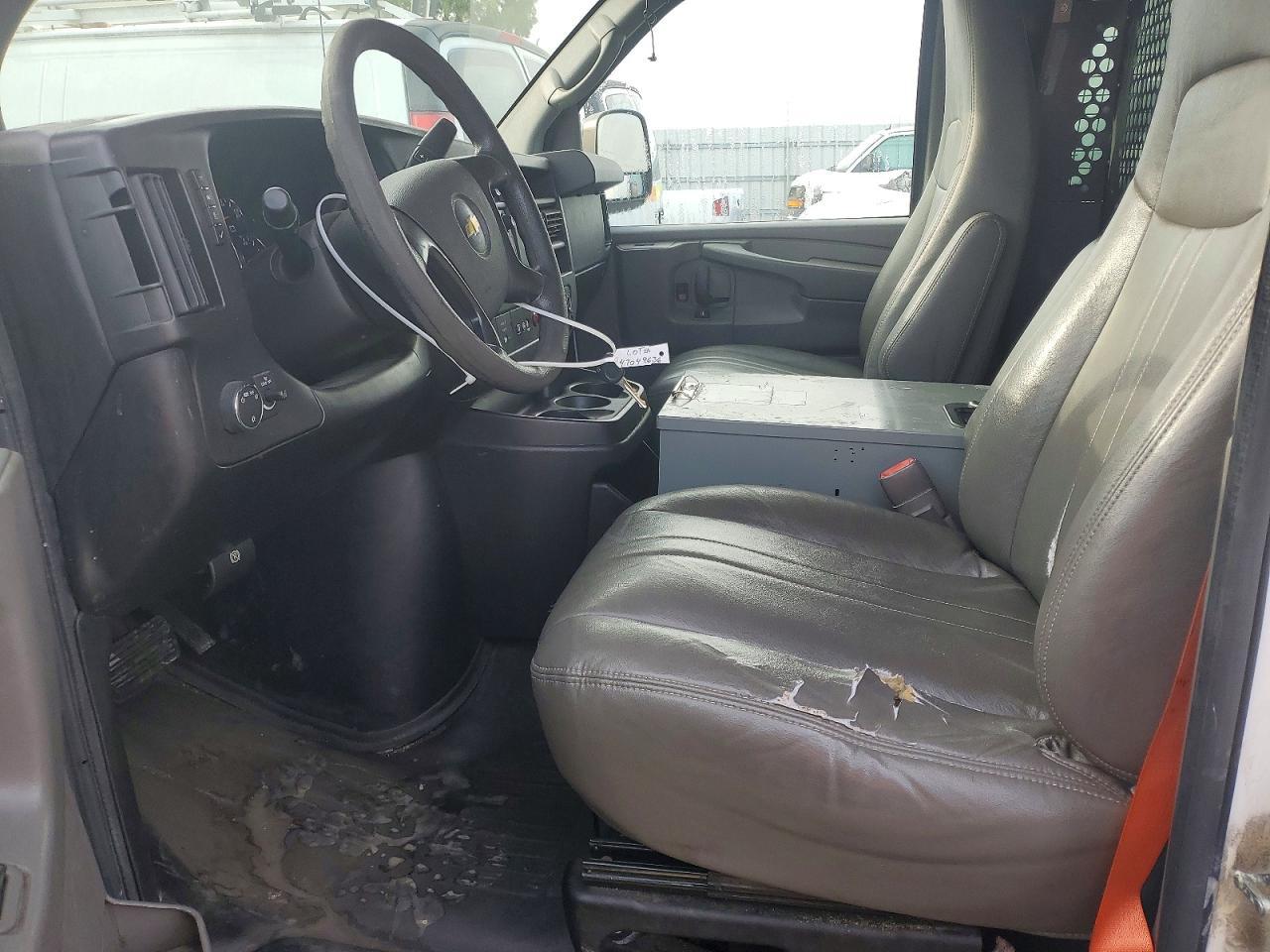 2014 Chevy Express G2500 Cargo - Фото 7