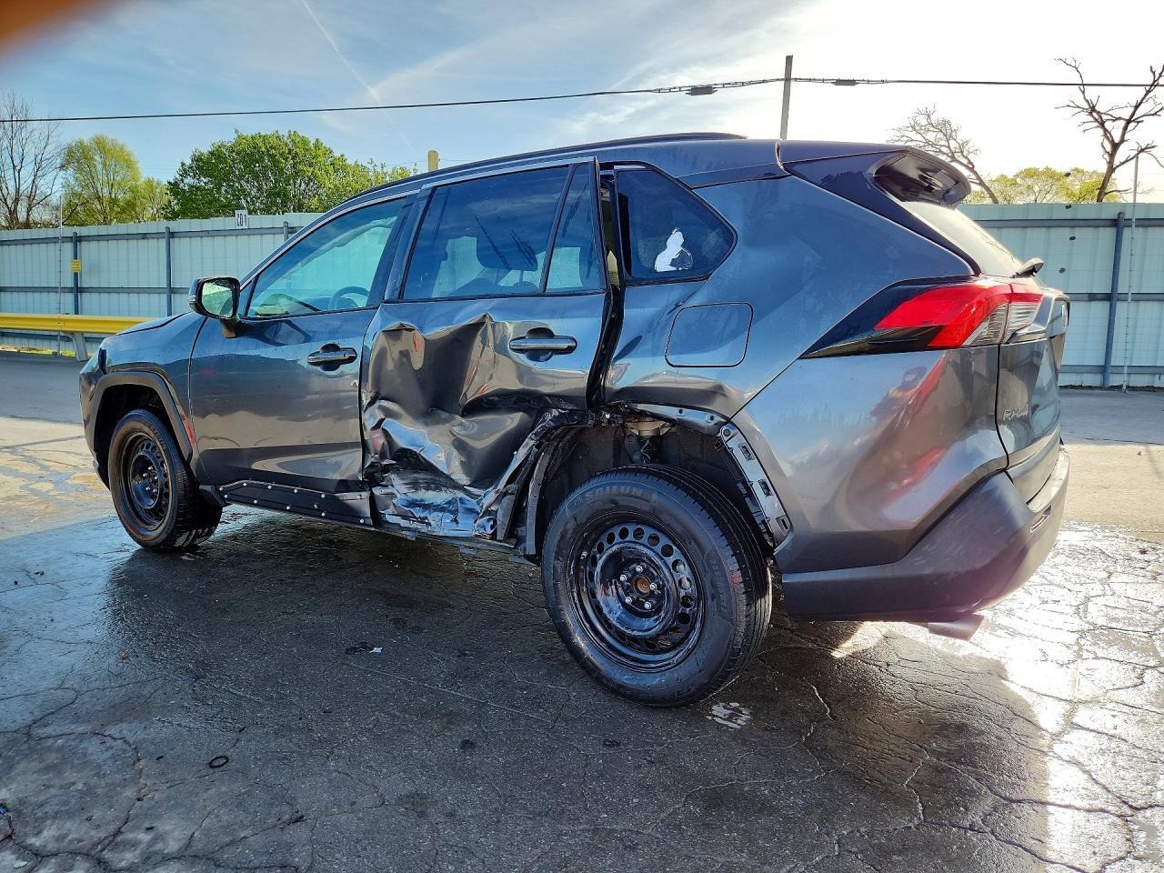 2021 Toyota Rav4 Le - Фото 2
