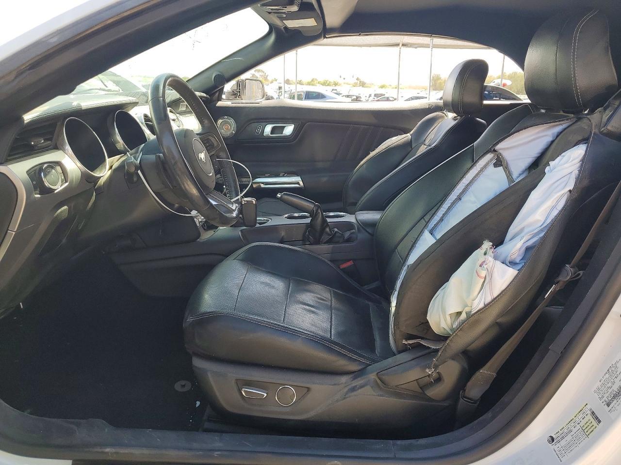 2019 Ford Mustang - Image 7