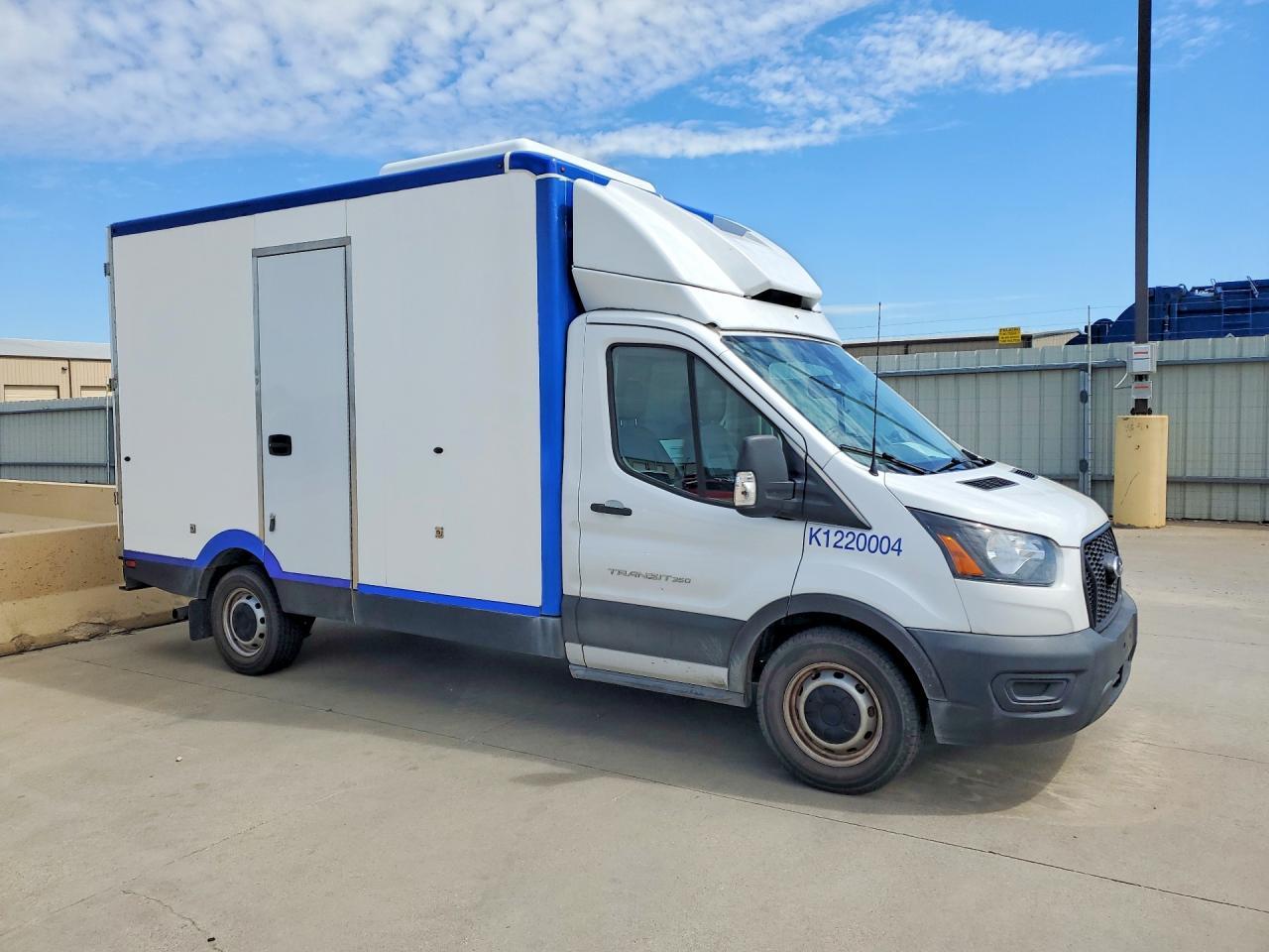 2022 Ford Transit Delivery Truck - Фото 4