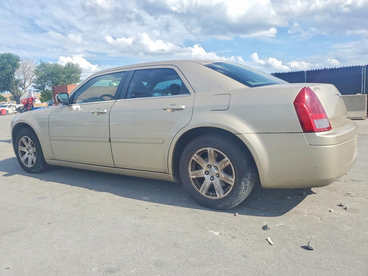 2006 Chrysler 300 - Фото 2