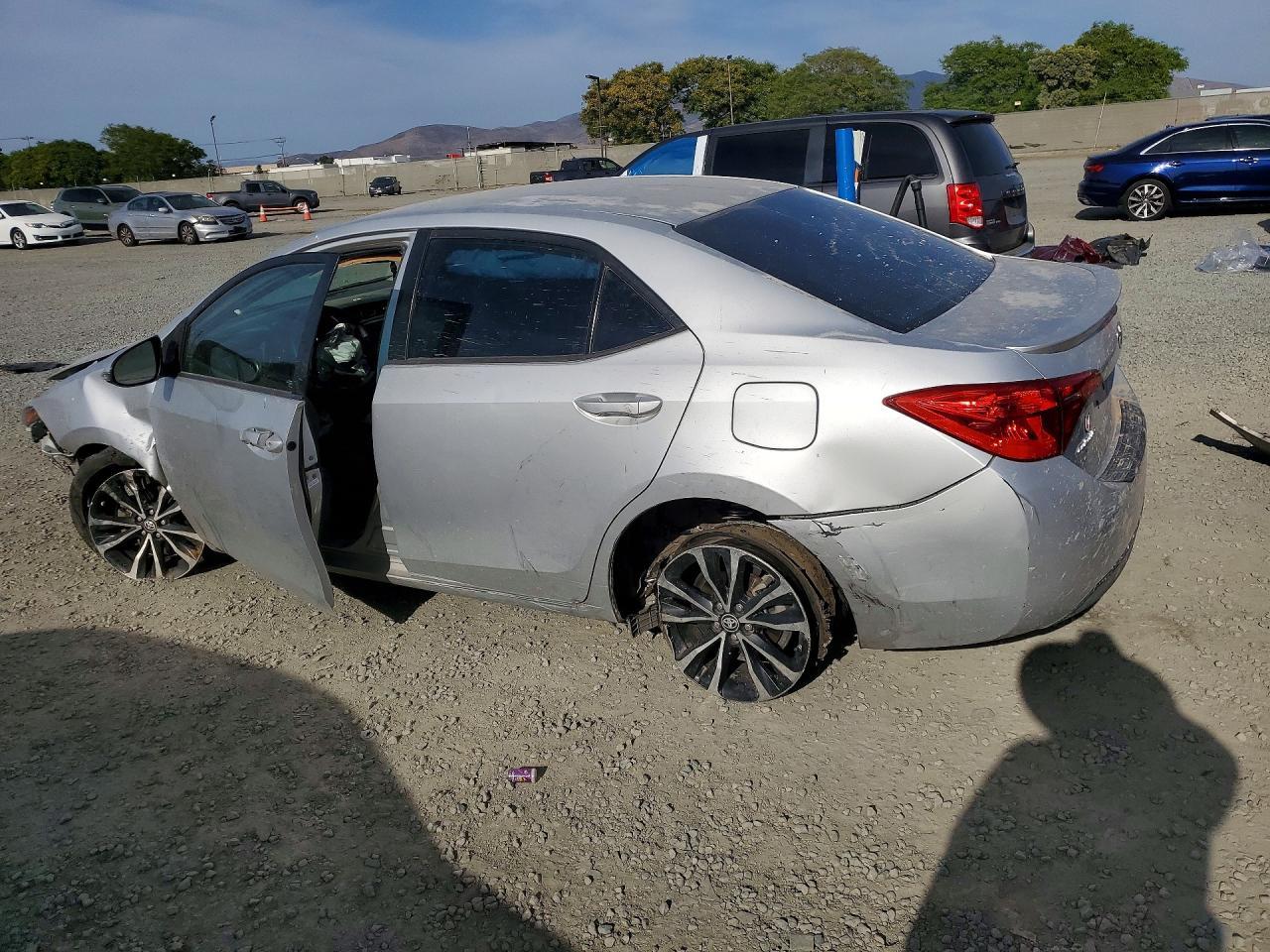 2017 Toyota Corolla - Фото 2