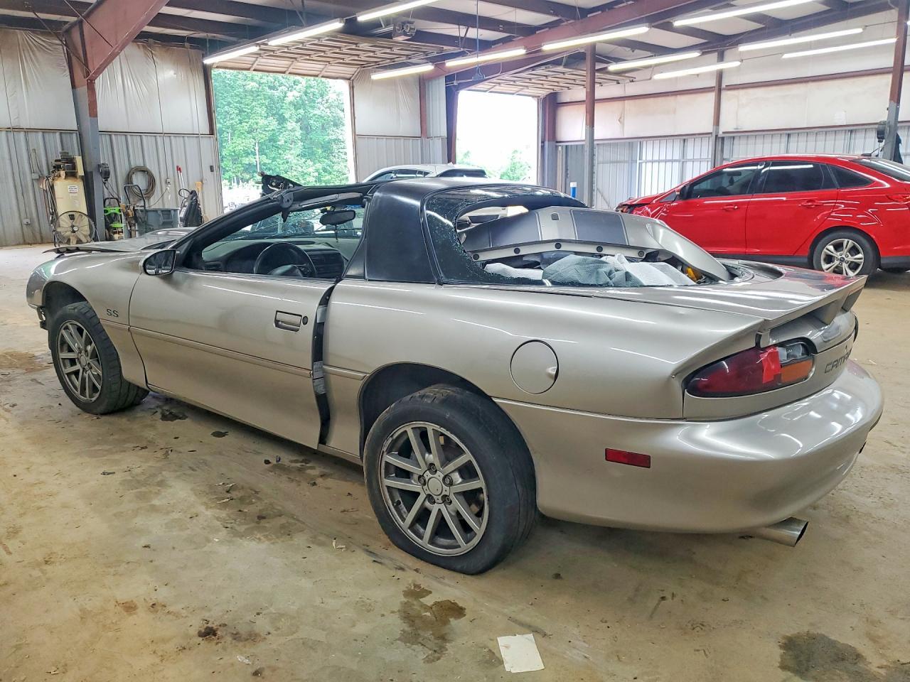 2000 Chevrolet Camaro Z28 - Фото 2