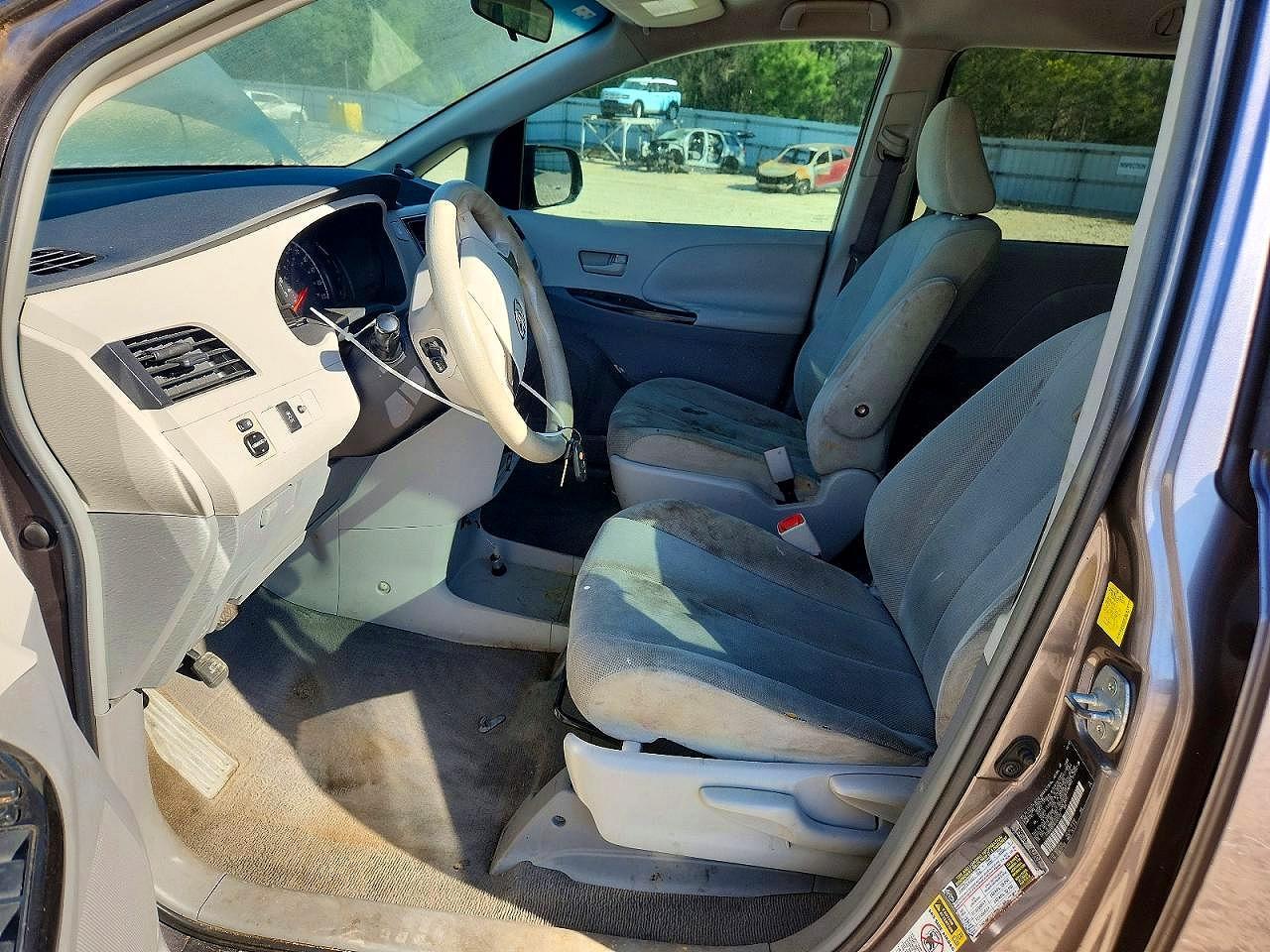 2011 Toyota Sienna Base - Image 7
