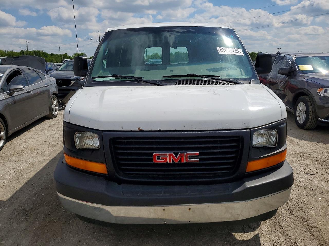 2017 GMC Savana G2500 - Фото 5