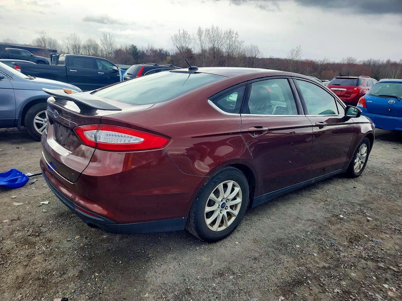 2015 Ford Fusion S - Фото 3