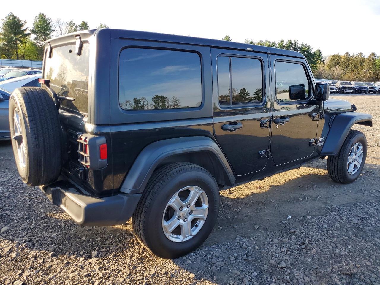 2020 Jeep Wrangler Unlimited Sport - Image 3