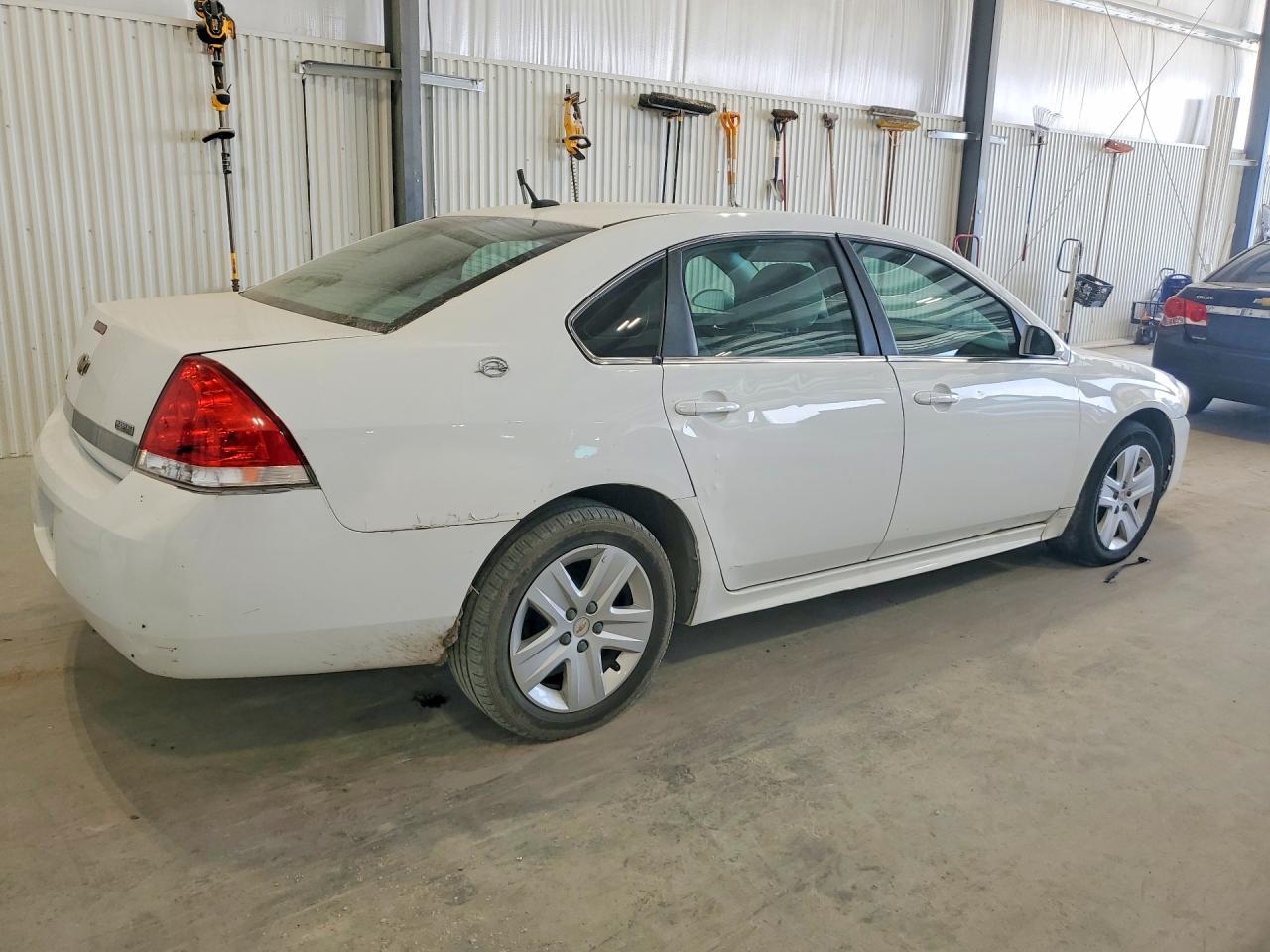 2010 Chevrolet Impala Ls - Фото 3
