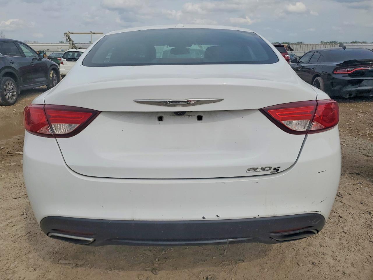 2015 Chrysler 200 S - Фото 6