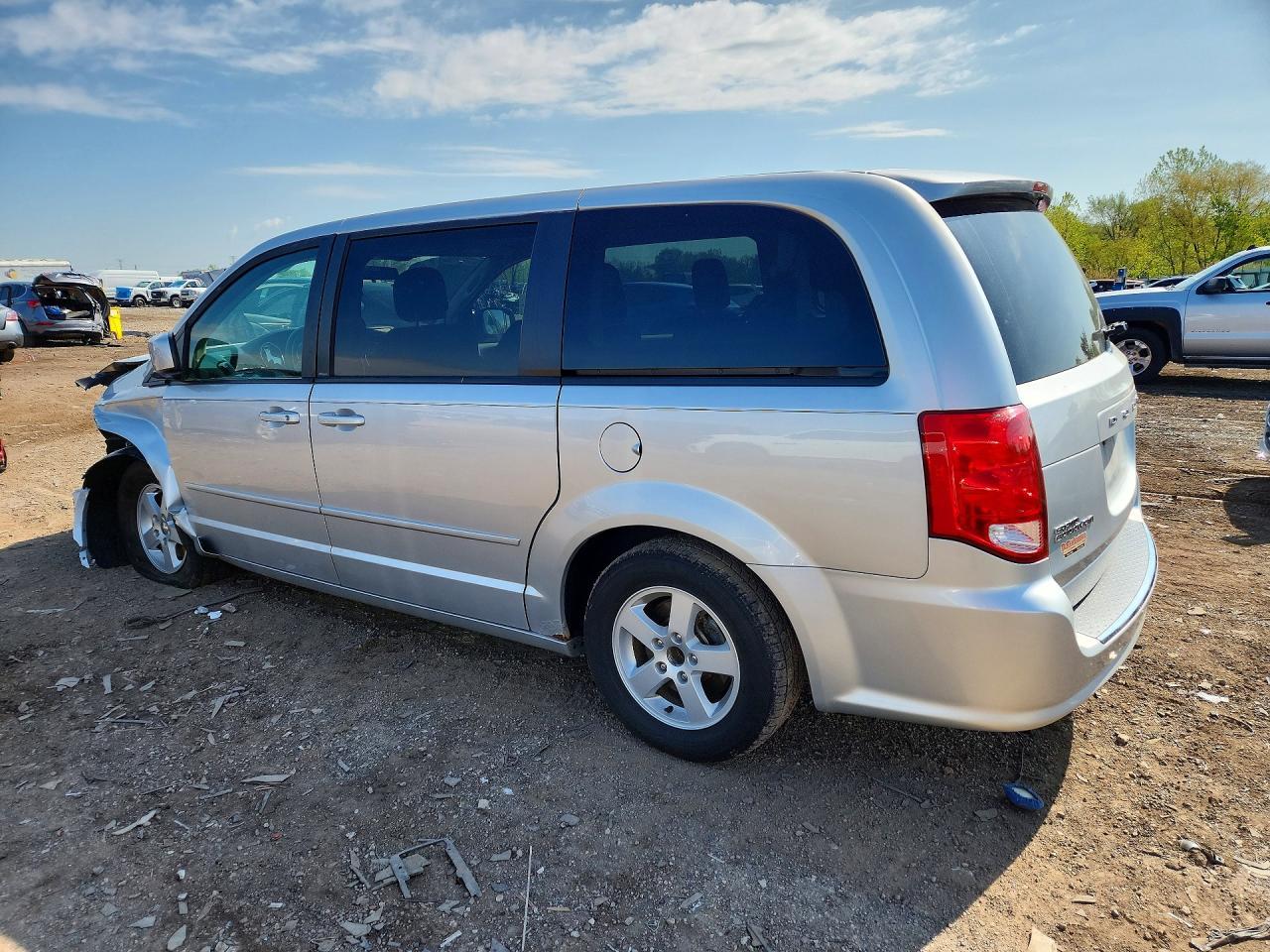 2012 Dodge Grand Caravan Sxt - Image 2
