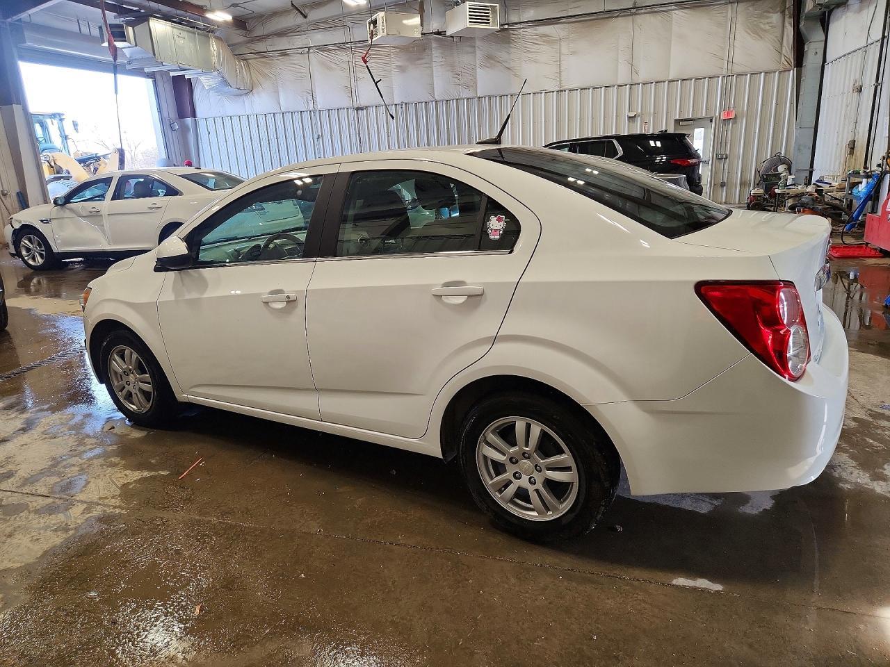 2014 Chevrolet Sonic Lt - Фото 2