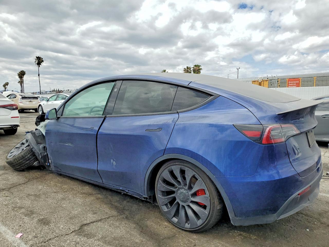 2023 Tesla Model Y - Image 2