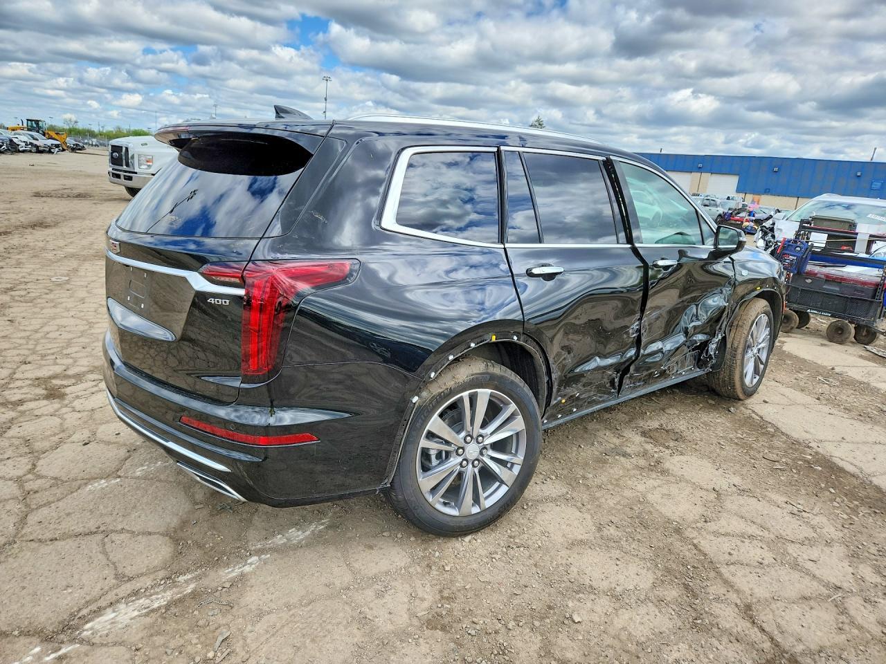 2025 Cadillac Xt6 Premium Luxury - Image 3