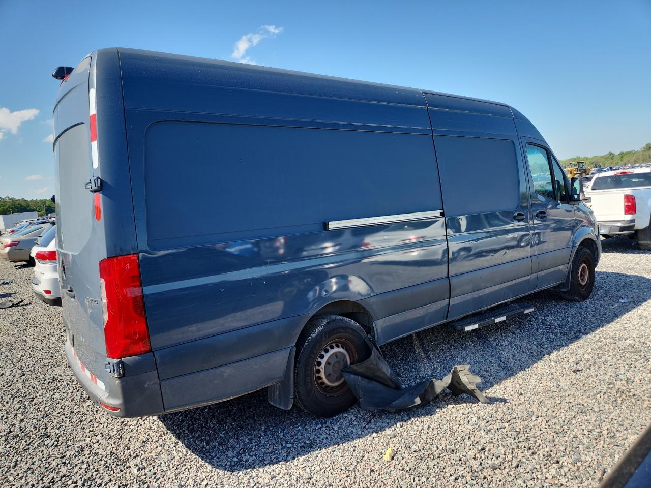 2019 Mercedes Benz Sprinter 2500 Delivery Van - Фото 3
