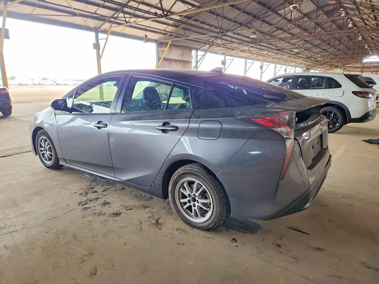 2017 Toyota Prius Two - Фото 2