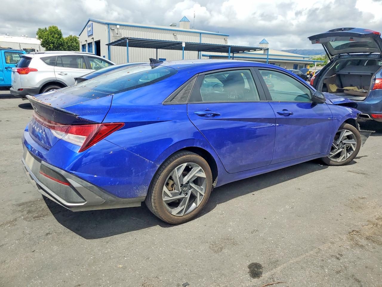 2025 Hyundai Elantra Sel Sport - Image 3