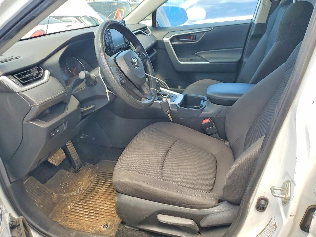 2022 Toyota Rav4 Le - Image 7