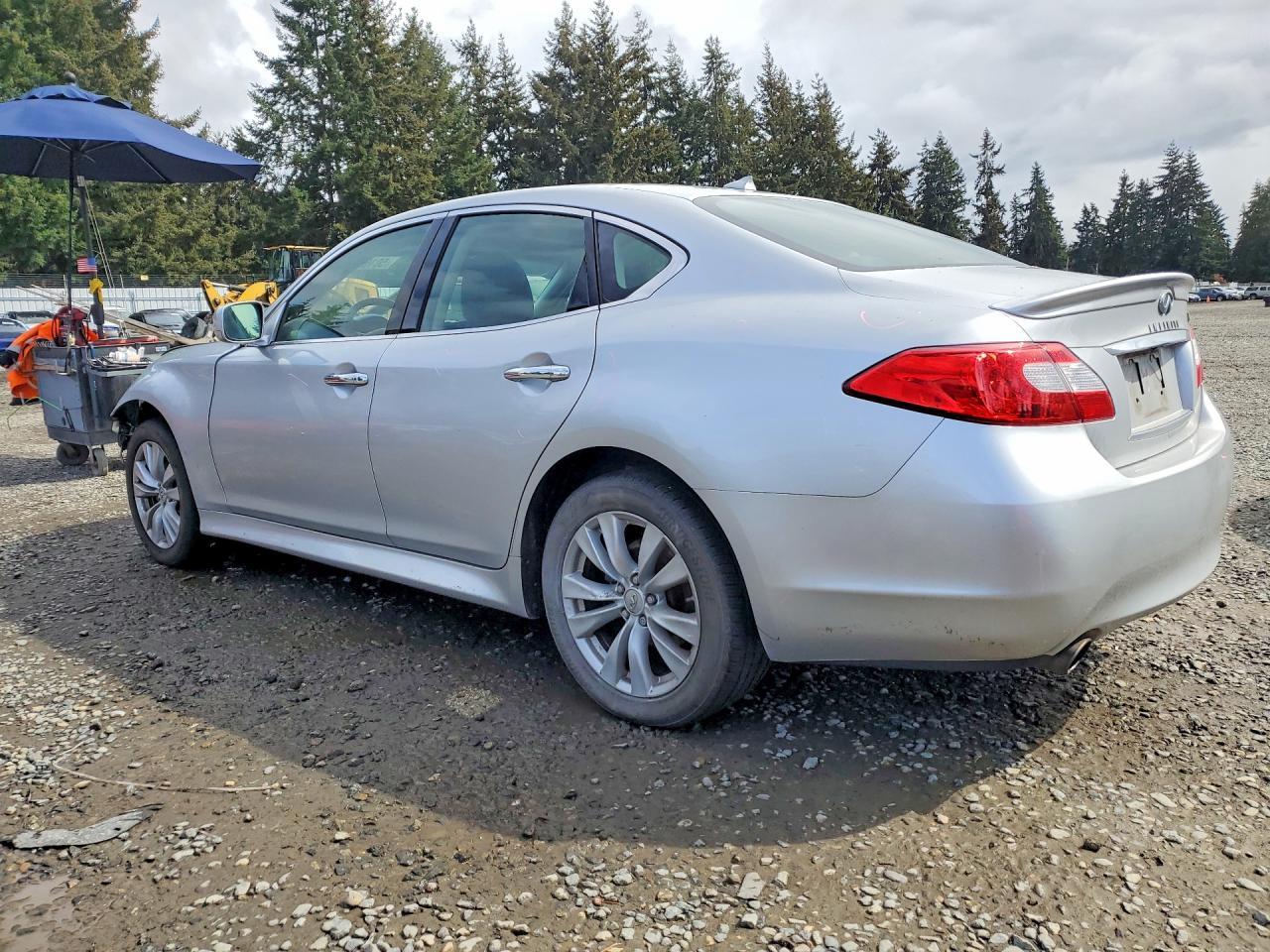 2011 Infiniti M37 X - Фото 2