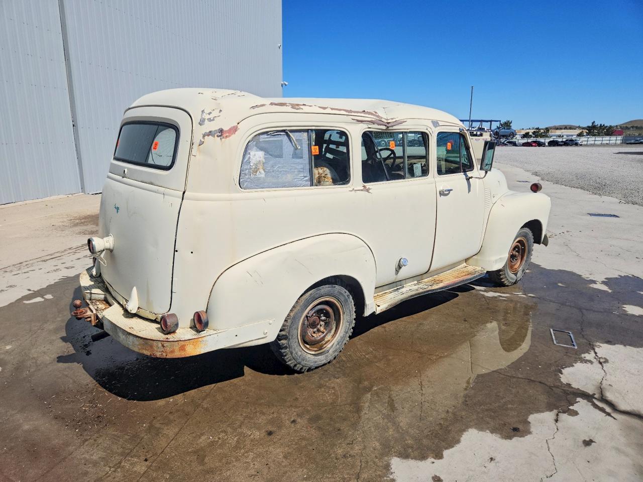 1953 Chevrolet Suburban - Image 3
