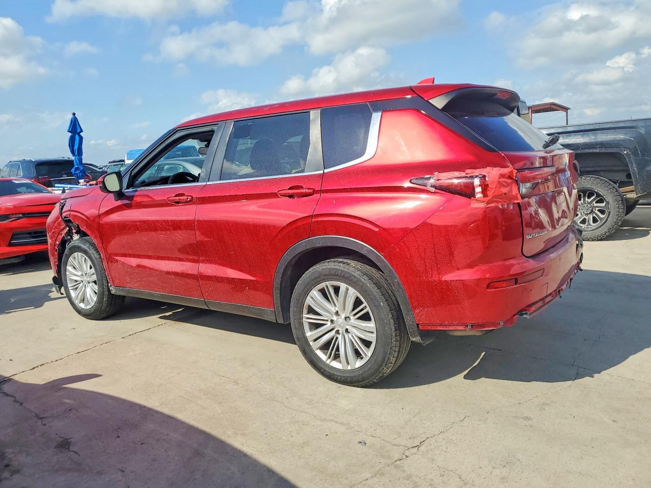 2022 Mitsubishi Outlander Es - Фото 2