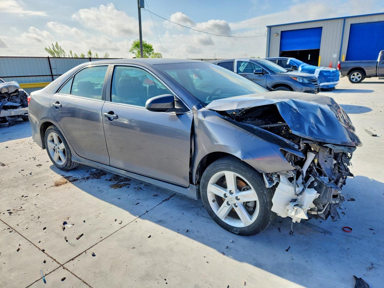 2013 Toyota Camry Se - Image 4