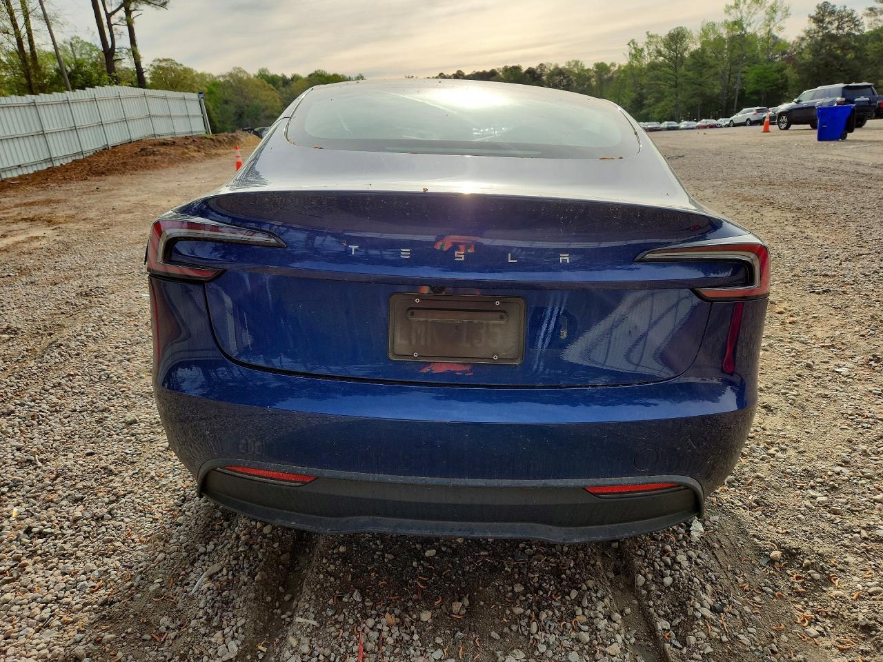 2025 Tesla Model 3 - Фото 6