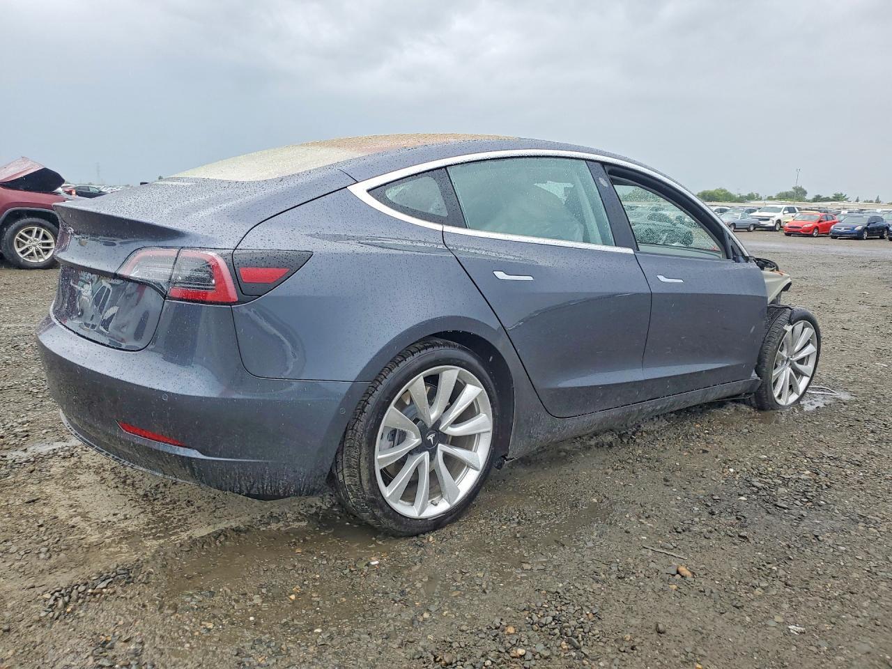 2018 Tesla Model 3 - Фото 3