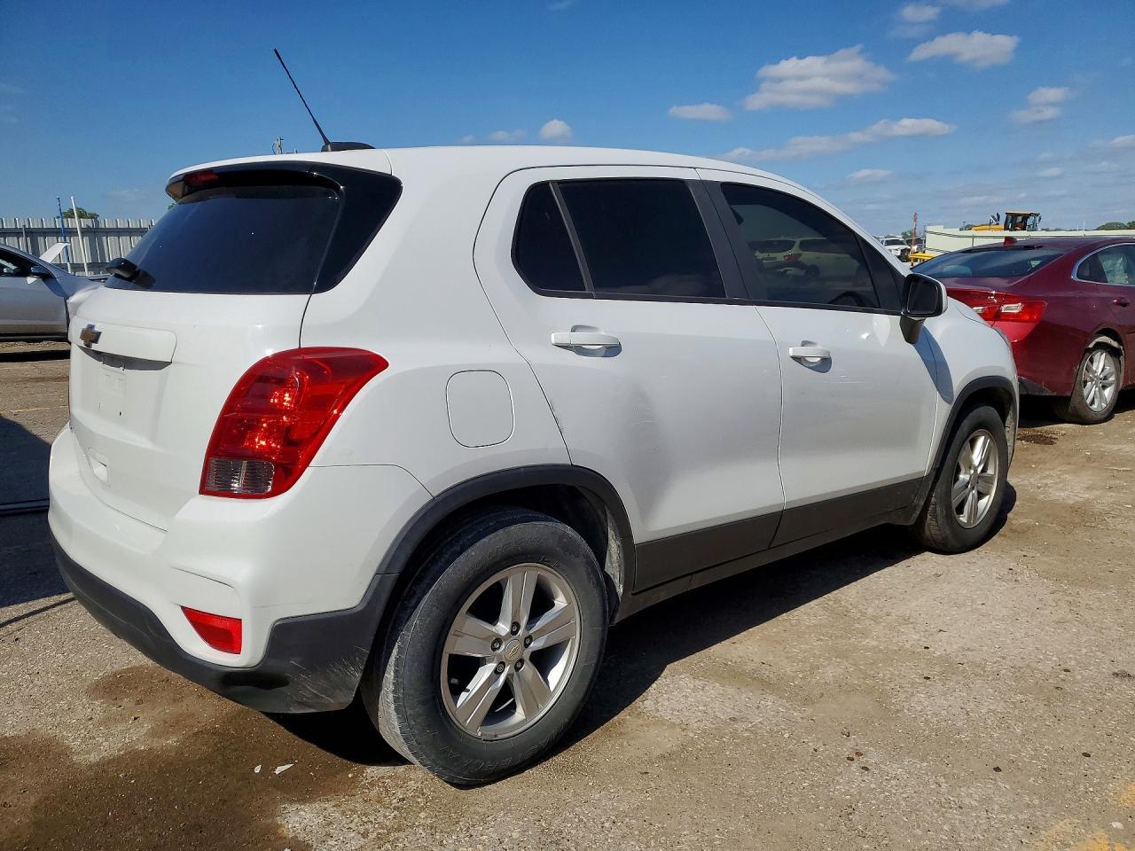 2020 Chevrolet Trax Ls - Фото 3