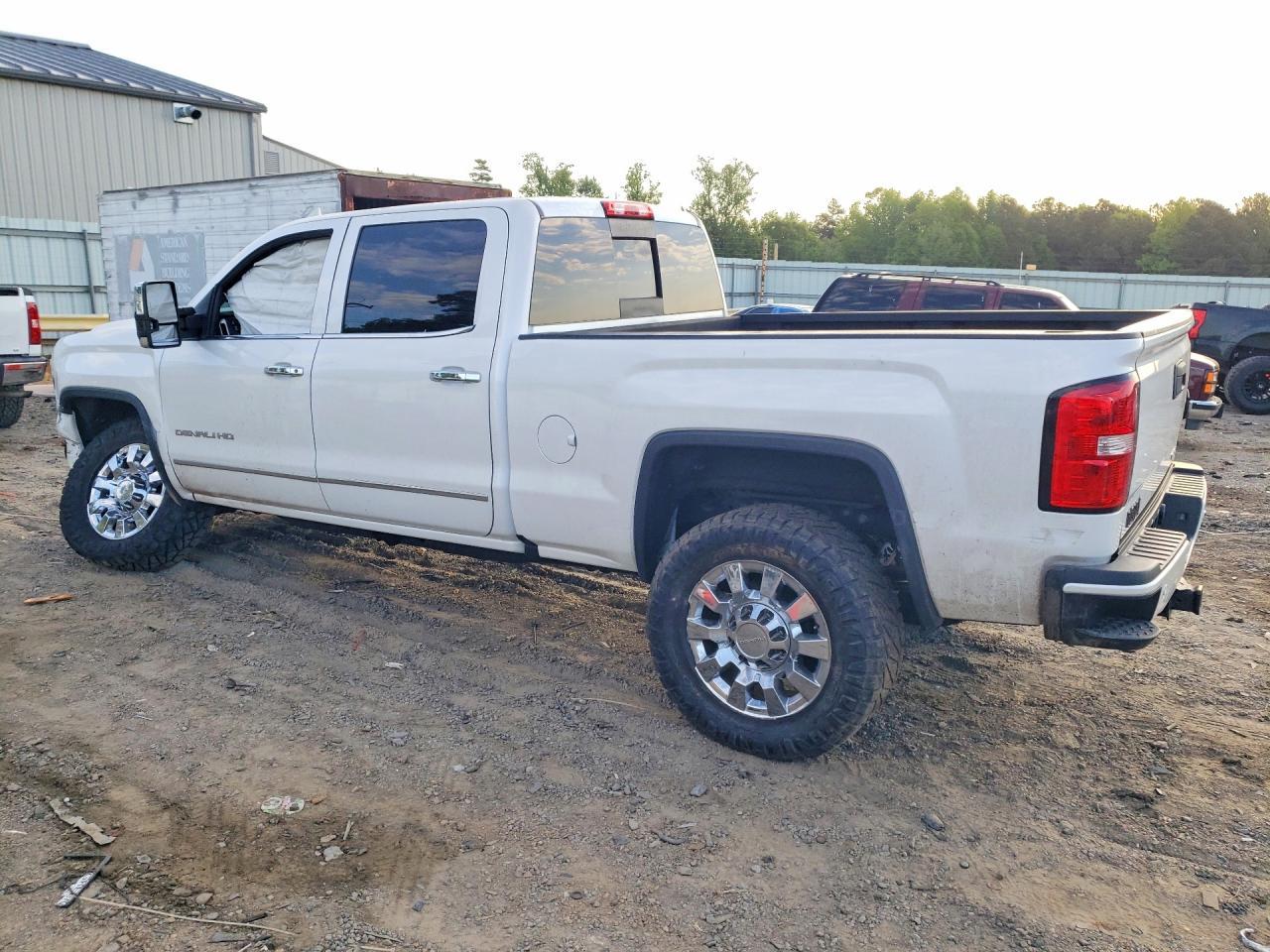 2019 GMC Sierra K2500 Denali - Фото 2