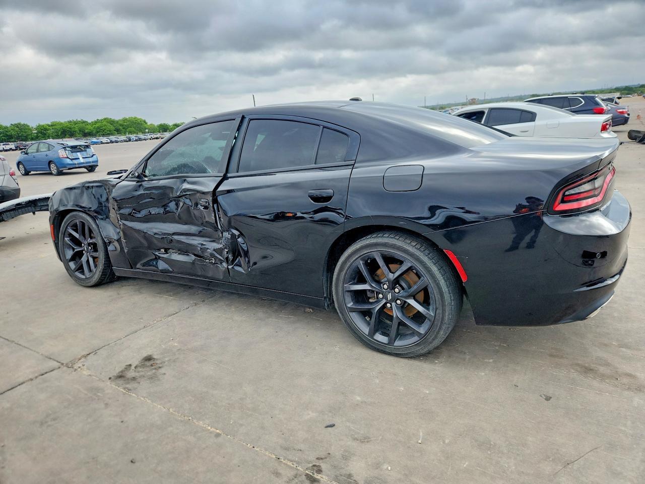 2020 Dodge Charger Sxt - Image 2
