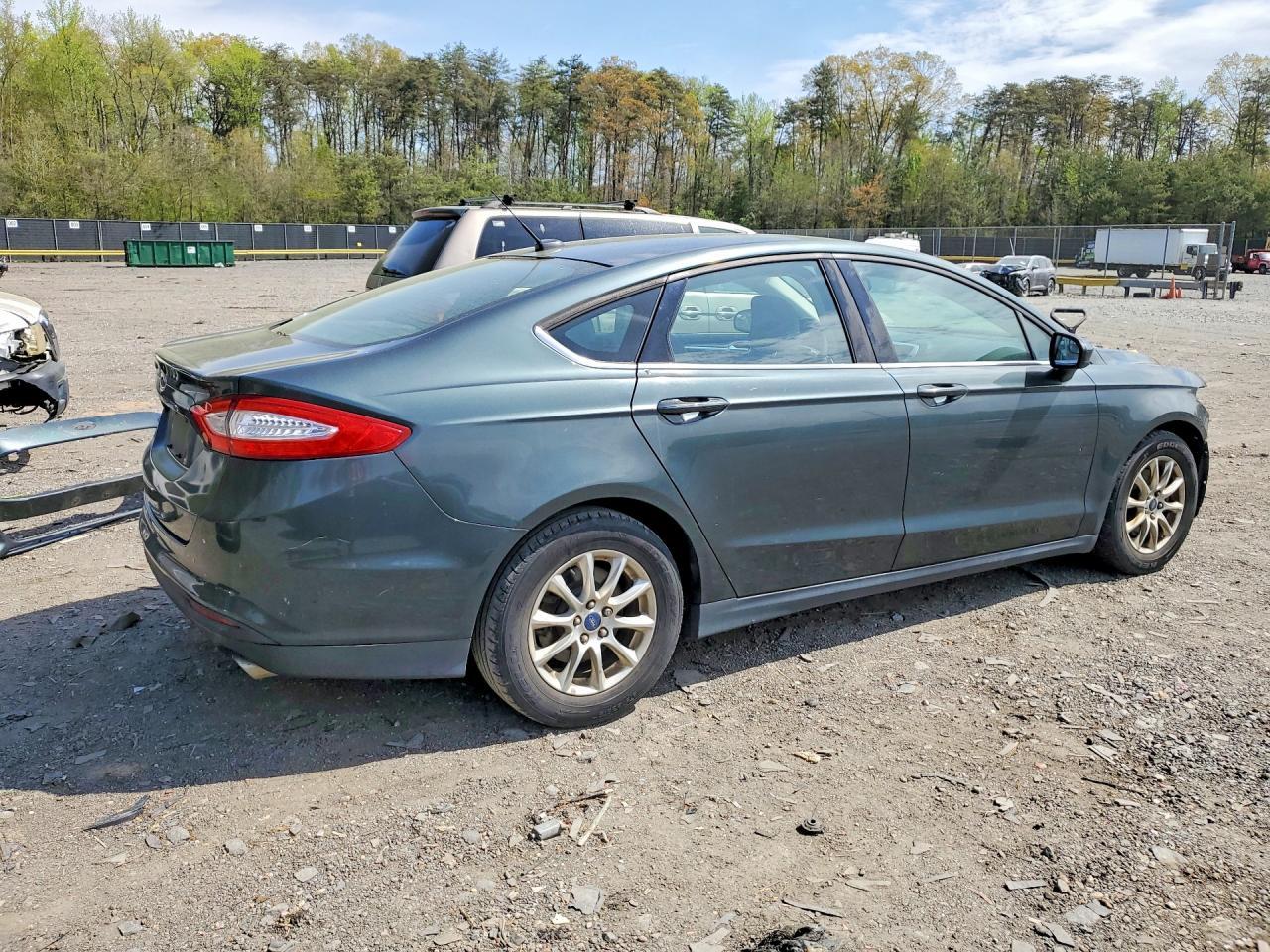 2015 Ford Fusion S - Фото 3