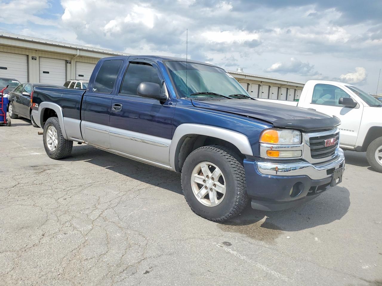 2005 GMC New Sierra K1500 - Image 4