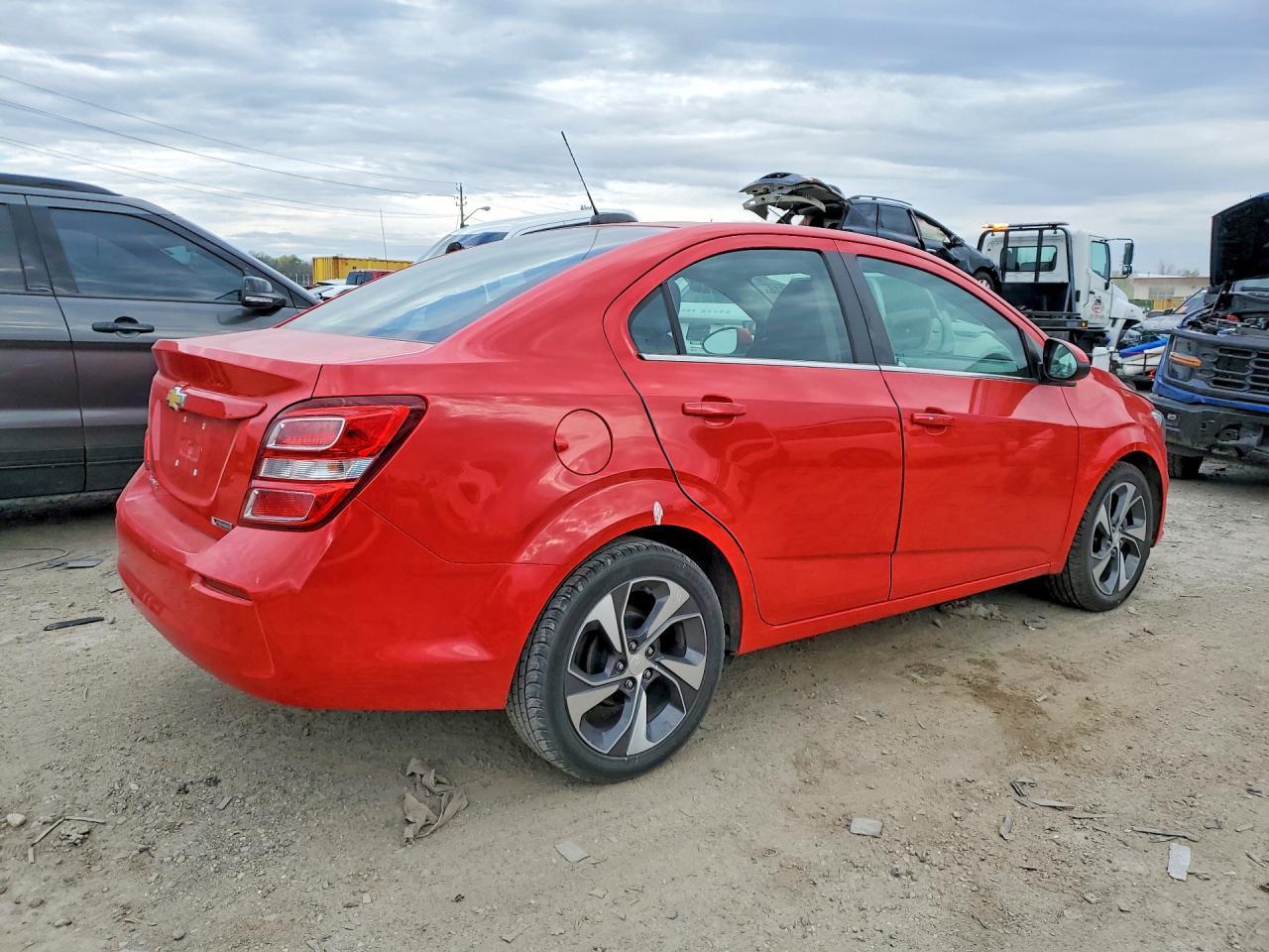 2020 Chevrolet Sonic Premier - Фото 3