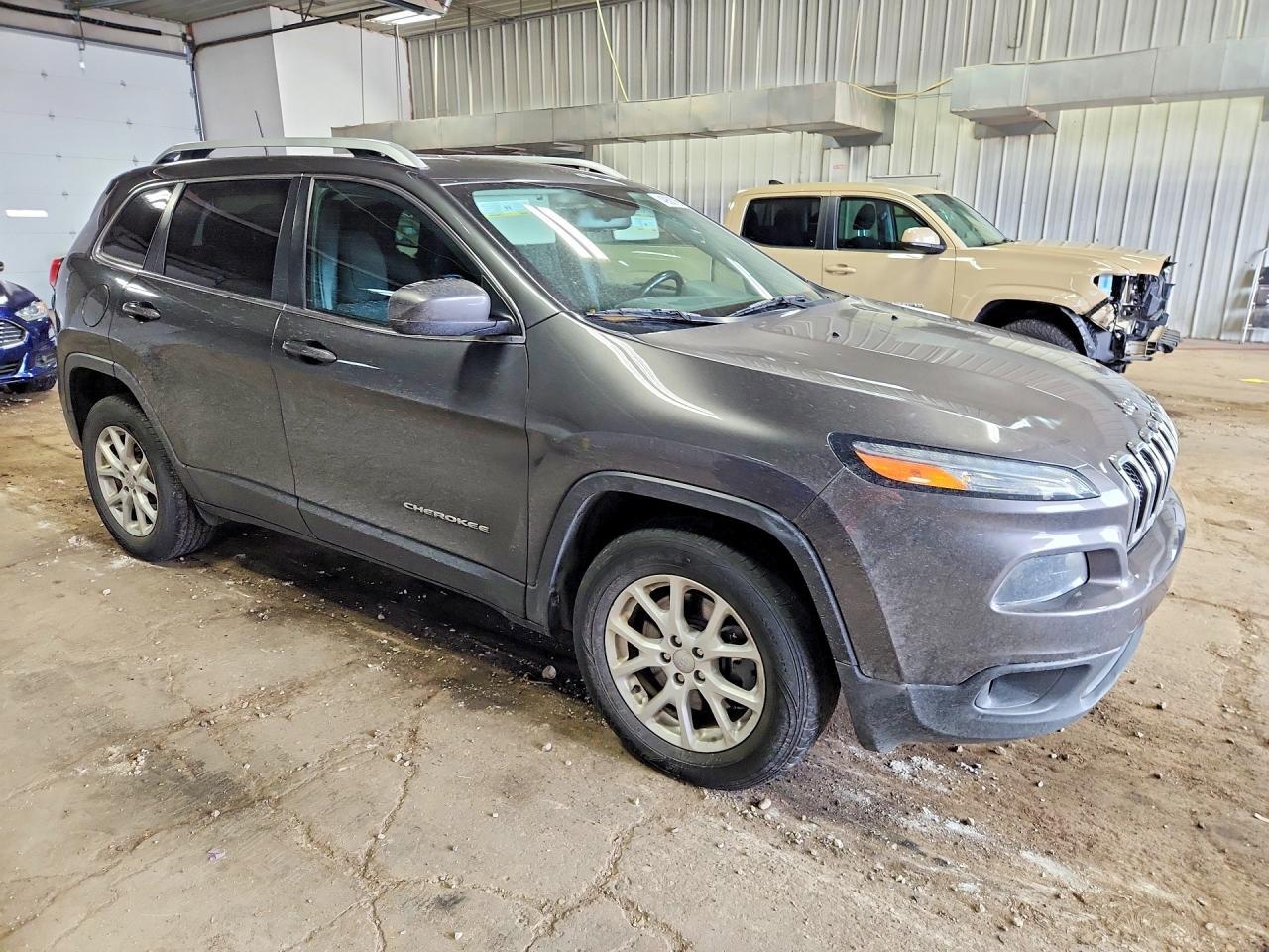 2016 Jeep Cherokee Latitude - Фото 4