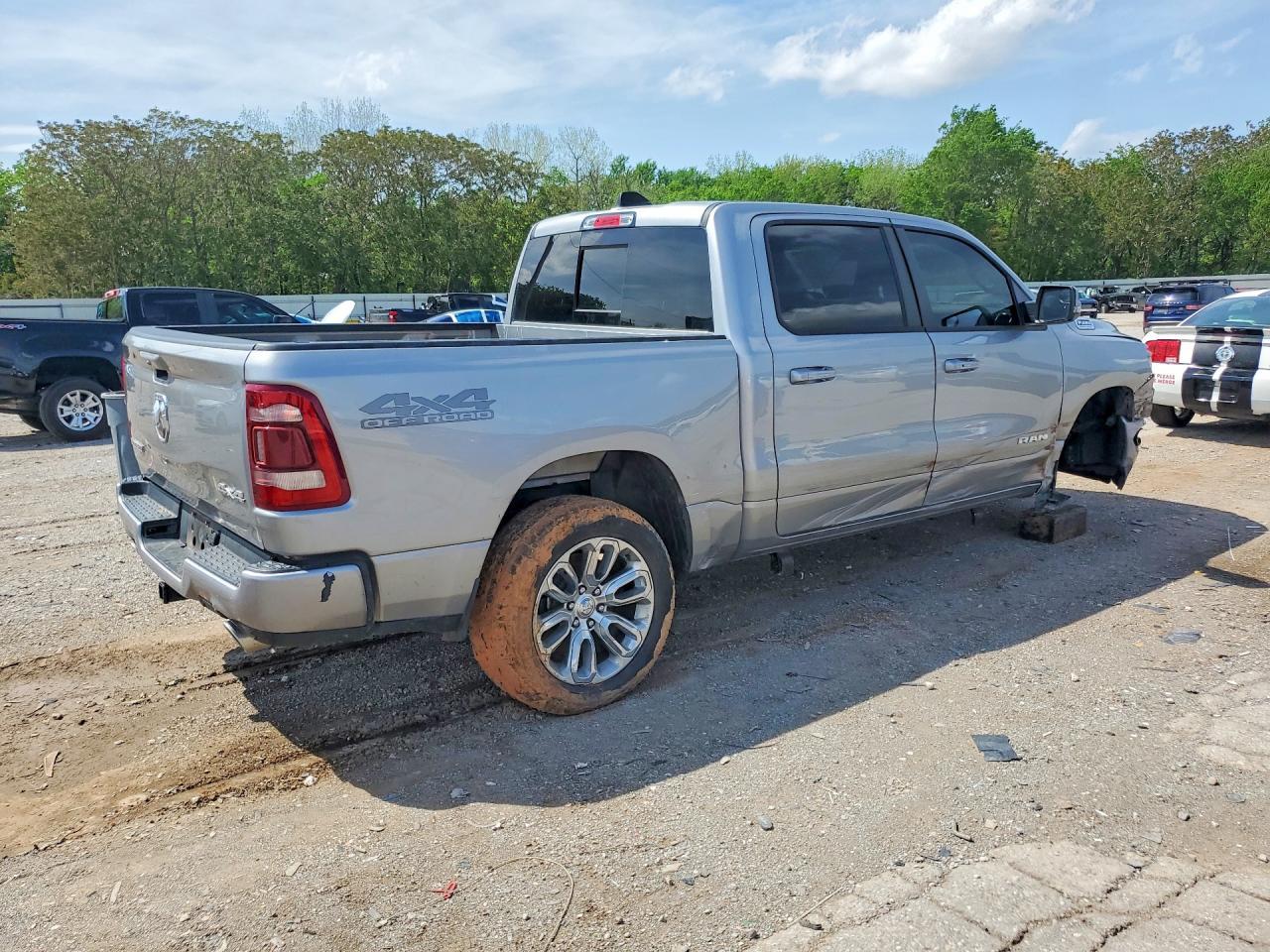 2023 Ram 1500 Laramie - Фото 3