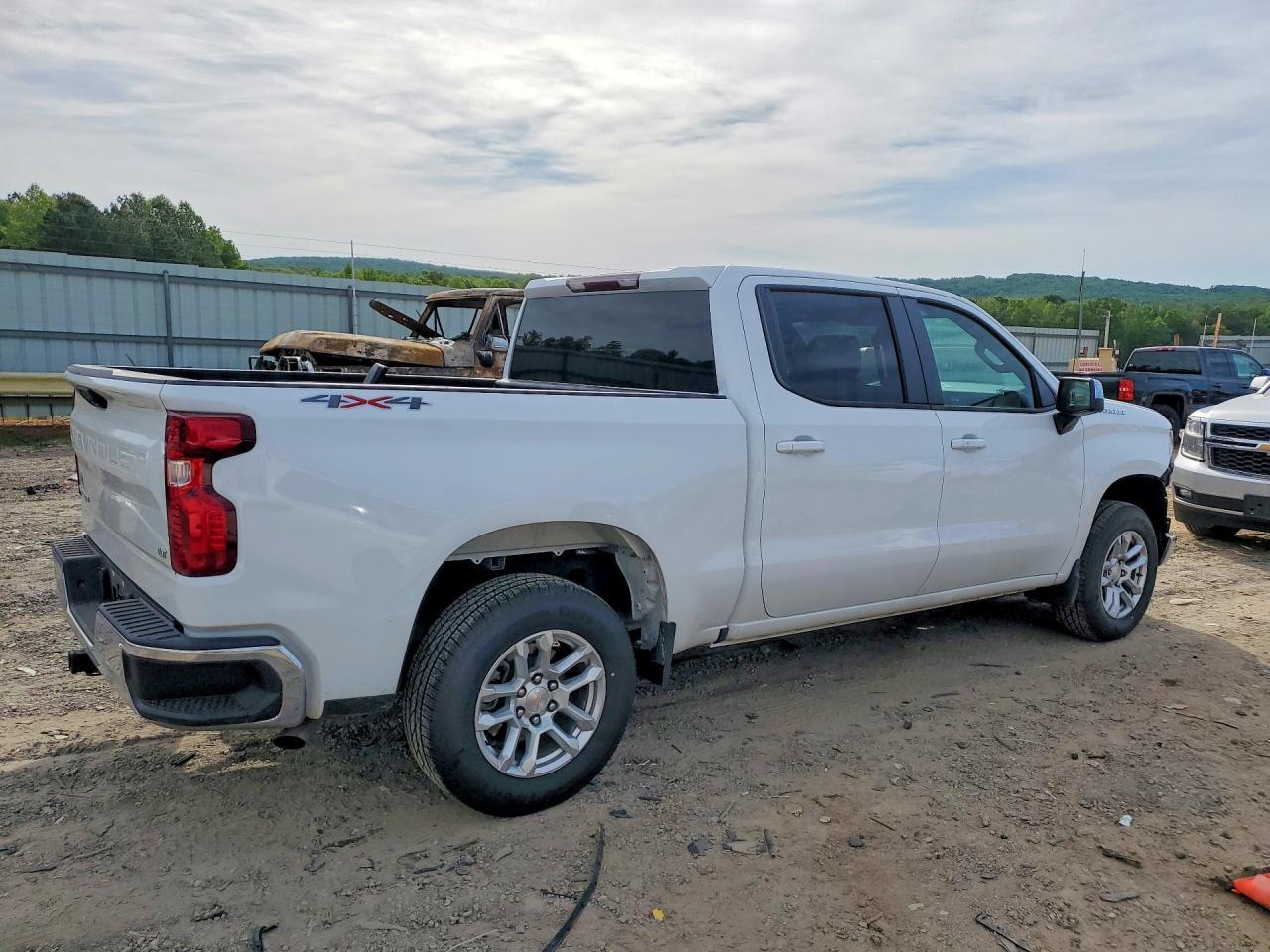 2024 Chevrolet Silverado K1500 Lt-L - Image 3