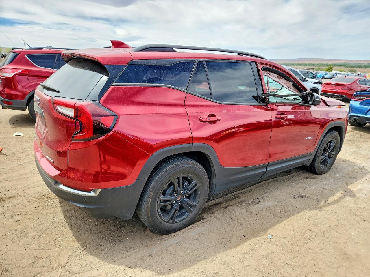 2024 GMC Terrain At4 - Фото 3