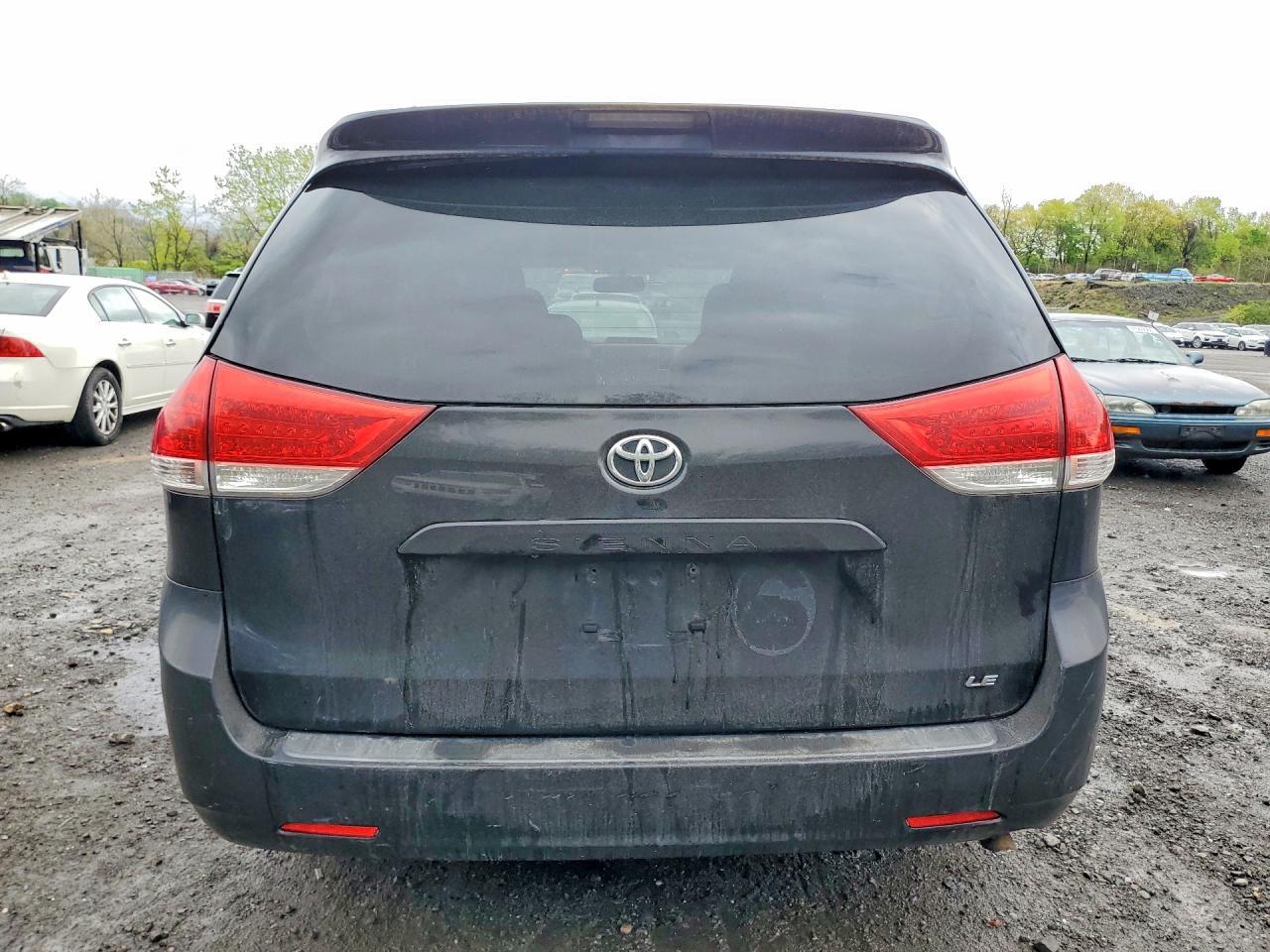 2013 Toyota Sienna Le - Фото 6
