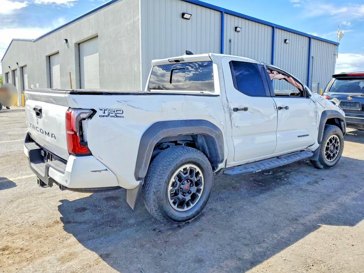 2024 Toyota Tacoma Trd Off-Road - Фото 3