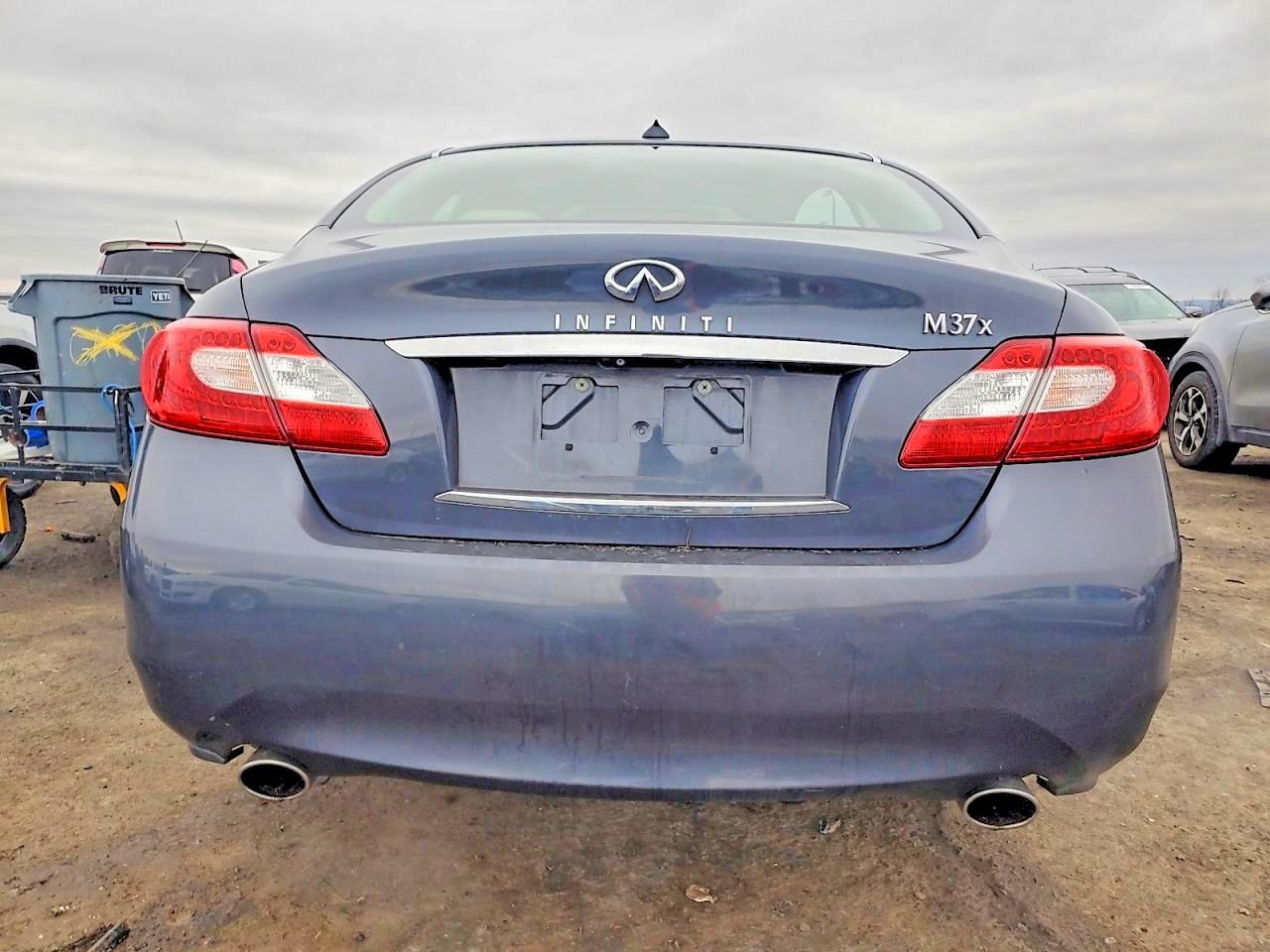 2011 Infiniti M37 X - Фото 6