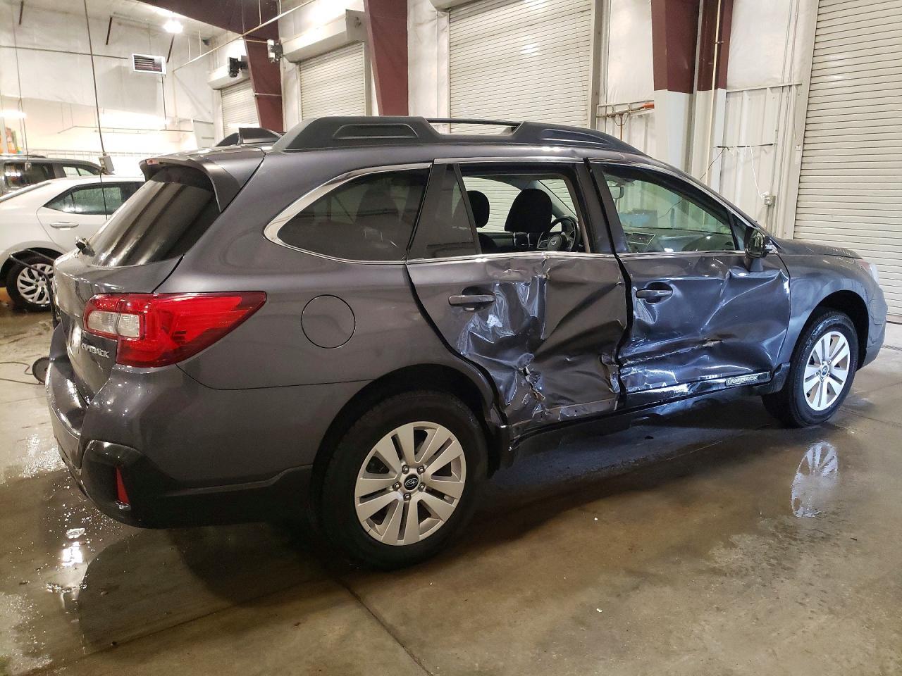2019 Subaru Outback 2.5I Premium - Image 3